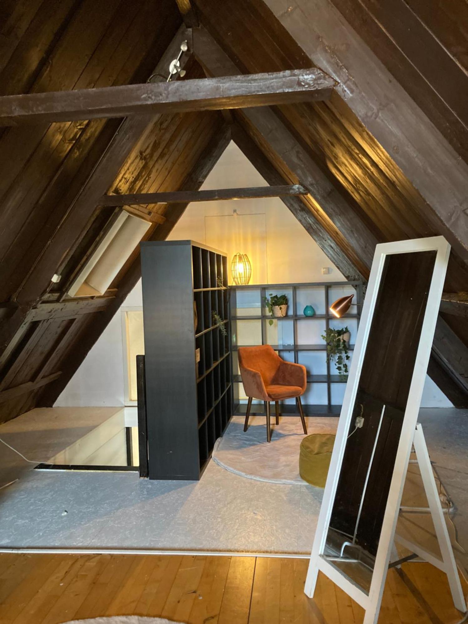 Elegant Appartement In Pakhuis Friesland Centrum Leeuwarden Bilik gambar